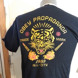 Medium Obey t-shirts